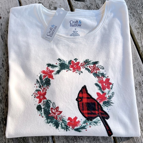 croft & barrow Tops - CROFT & BARROW LONG SLEEVED CHRISTMAS WREATH TEE with A TOUCH OF BLING